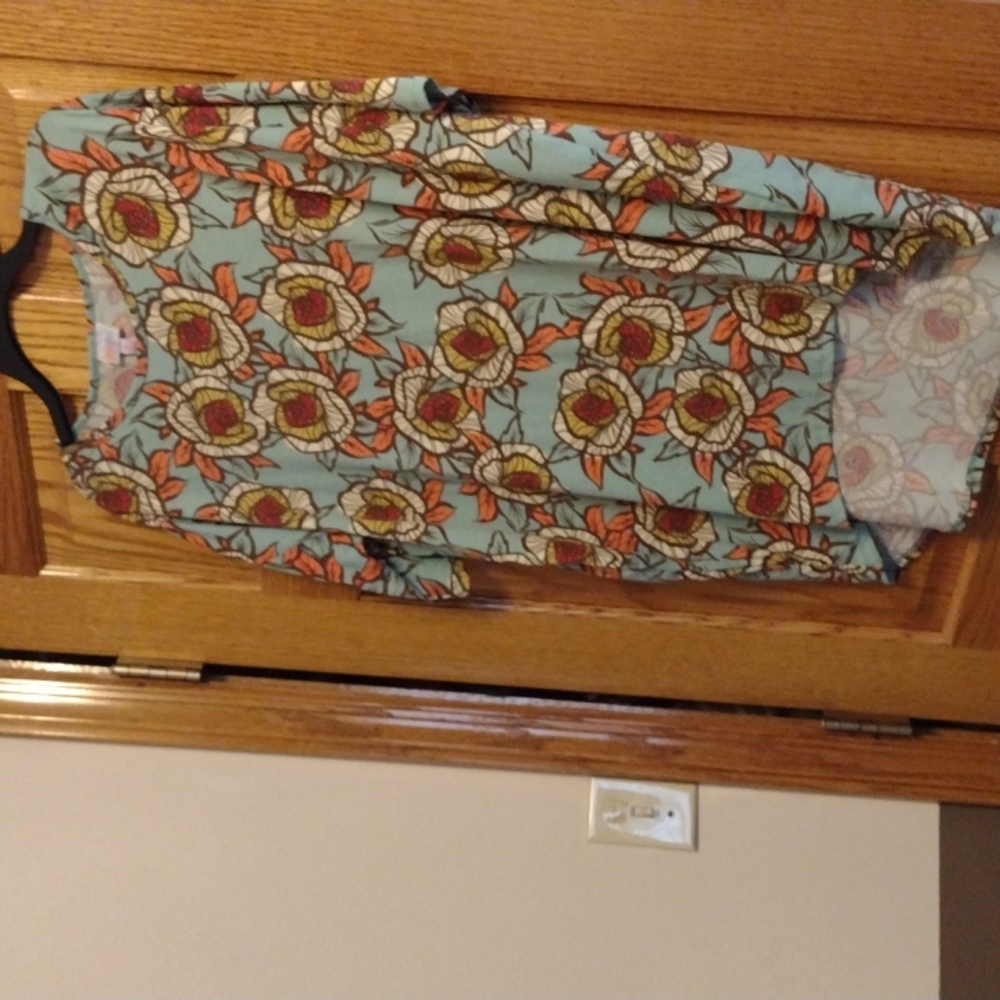 LuLaRoe Irma Size Small